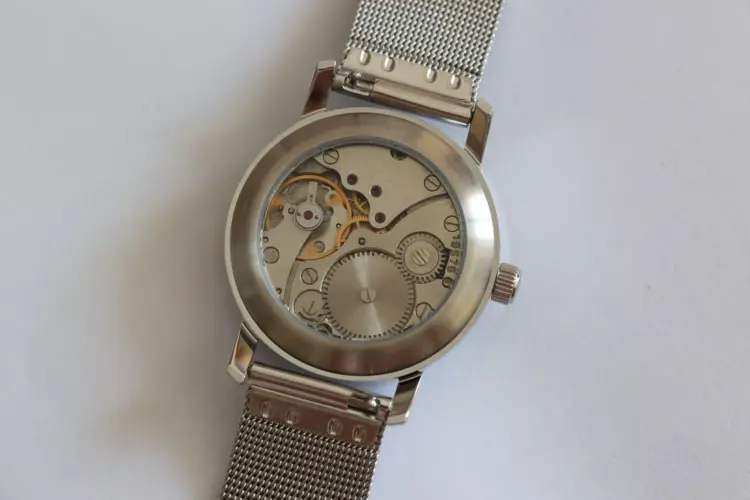 Watch Pobeda "FRIENDSHIP" - mens wrist vintage watch - Image 3