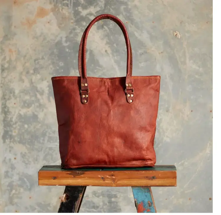 Summary - Women’s Vintage Leather Crossbody Bag