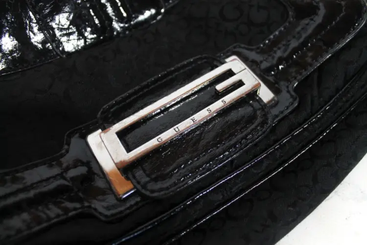 Vintage GUESS Monogram Leather Shoulder Bag – Black - Image 2