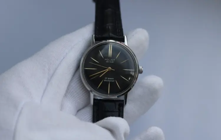 Vintage Poljot De Luxe USSR Watch – Ultra Slim 23 Jewels (Ref. 2209)