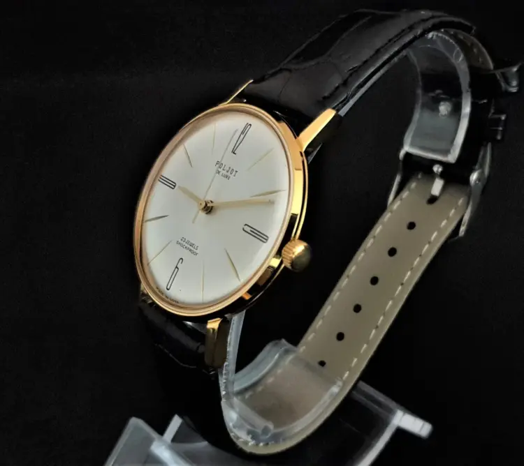 Vintage USSR Poljot De Luxe 2209 Ultra Slim – 23 Jewels
