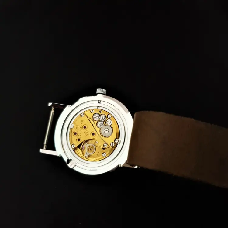 Vintage USSR Poljot De Luxe 2209 Ultra Slim – 23 Jewels by Luch - Image 3