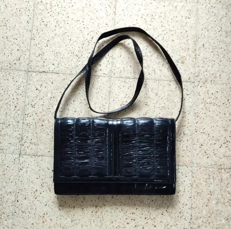 Vintage Navy Blue Eel Skin Leather Shoulder Bag – Elegant & Classic - Image 2